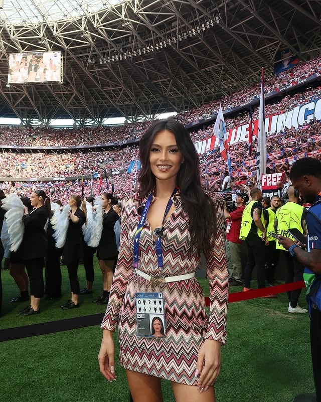 Closing another UEFA Champions League season in glory 🏆✨ Football, emotions, history… and memories that will stay with me forever ⚽️💖#championsgirl #evamurati #championsleague #host #tvhost by @evamurati