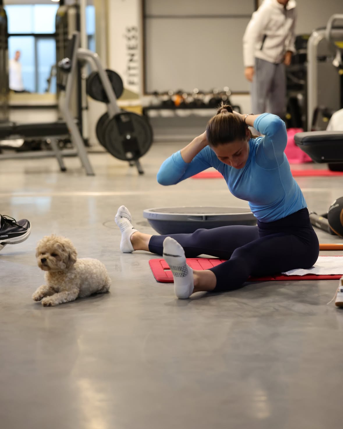 Marta Kostyuk at the gym with her personal trainer 🐶

#RolandGarros