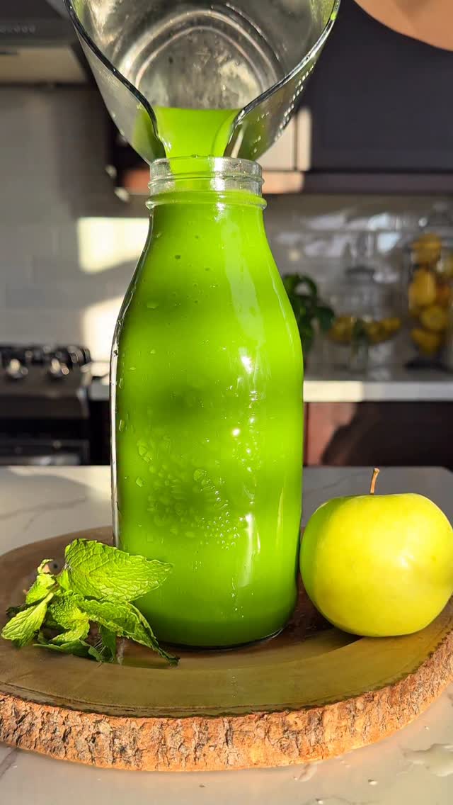 GREEN JUICE + HEALTHY SORBET, my favorite daily wellness routine 🍃✨GREEN JUICE RECIPE 🍏• 1 whole stalk of celery• 1 bunch parsley• 1 cucumber• 1–2 apples• 1 lemon• 1–2 inch gingerJuice everything in the Nama J2 juicer and enjoy fresh immediately. SORBET 💗• 3 bananas, chopped & frozen• Let thaw 5 minutes• 1 tbsp dragon fruit powderAnd for the second 3 bananas 1 tsp matcha and drizzle of maple syrup Switch the juicing attachment to the sorbet attachment, process, and enjoy the creamiest healthy frozen treat. 🚨Last chance!Get the FREE sorbet attachment with the Nama J2 juicer + save $60 off with my code EVA10 ✨Link in my bio. Sale ends June 1st tomorrow. Or comment JUICER and I will send you the link. Much love,Eva 💚#greenjuice #greenjuicerecipe #juicing #juicerecipes #sorbet by @splashofgoodness