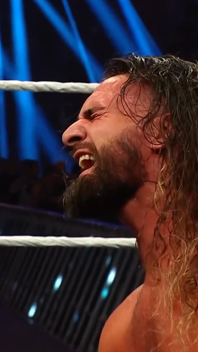 THIS. IS. INSANE. 🤯 #WWERaw
