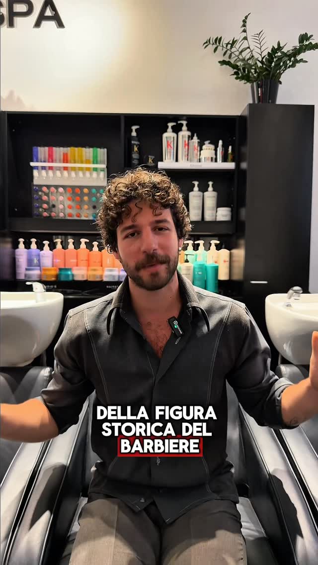 Il barbiere e la ‘capera’: due figure storiche napoletane.@gruppopanariello @hairstudios @barberia_elite @hairstudios_maximallpompeii by @renato_improda