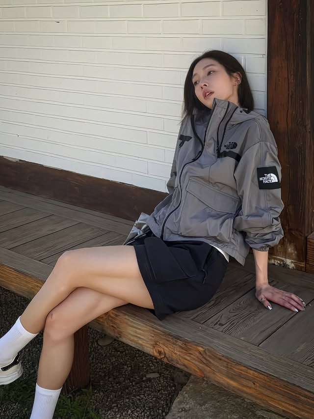 @thenorthface_whitelabel #광고 날이 너무 좋아 ☀️노스페이스 화이트라벨SHELDON JACKET햇볕 강한 날도 , 바람 부는 날도 은은한 광택감에 실루엣도 예뻐 데일리로 입기 좋은 아이템가볍게 걸치기 좋아 일상부터 아웃도어까지 ☁️#화이트라벨 #노스페이스 #바람막이 #자켓추천 by @97byeol_2