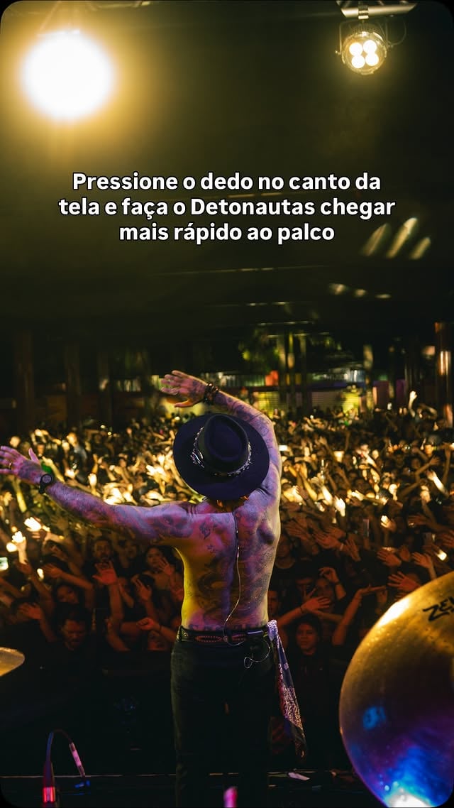 Missão do dia: fazer o Detonautas chegar ao palco o mais rápido possível. ⚡️Pressione o dedo no canto da tela pro show começar! 🎥: @wallyyguedes #detonautas #rocknacional #rockbrasil #turnê2026 by @ticostacruz
