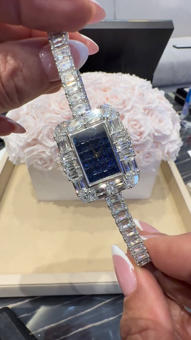 Now this is a (time) keeper!!! @jacobandco placed this incredible diamond watch in my hands and it was love at first sight! It’s delicate, feminine, yet impossible to miss! Custom cut sapphires, hand set on the face, it’s truly beautiful. Available from @jacobandco_jewelry , please contact them directly for serious inquiries. 💙💎💙 by @thediamondsgirl