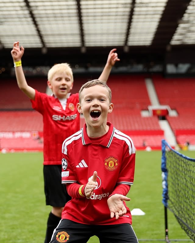 We rewarded loyal fans to spend a day playing at Old Trafford 🏟️A special first for our young Reds as they stepped pitchside with us 🙌 by @manutdwomen