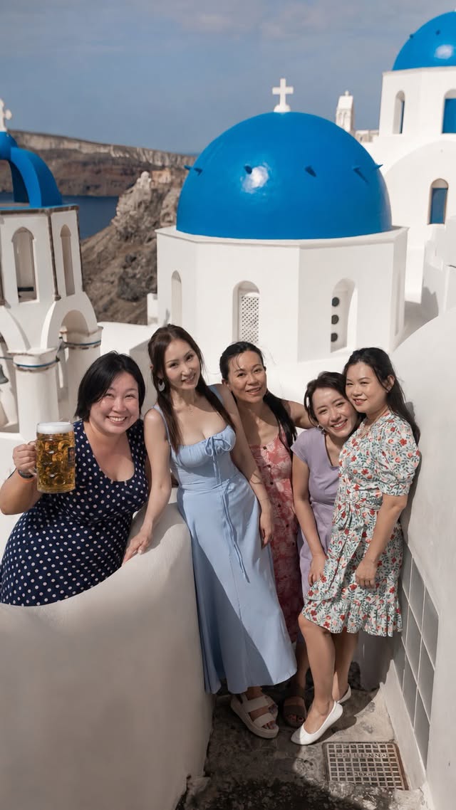 A message for my younger self:If I had known, we would have prioritized ourselves sooner. Life may be busy but don’t keep putting that trip off #lifeadvice #youngerself #bff 📸 @santorini_lion by @mitz_tiang