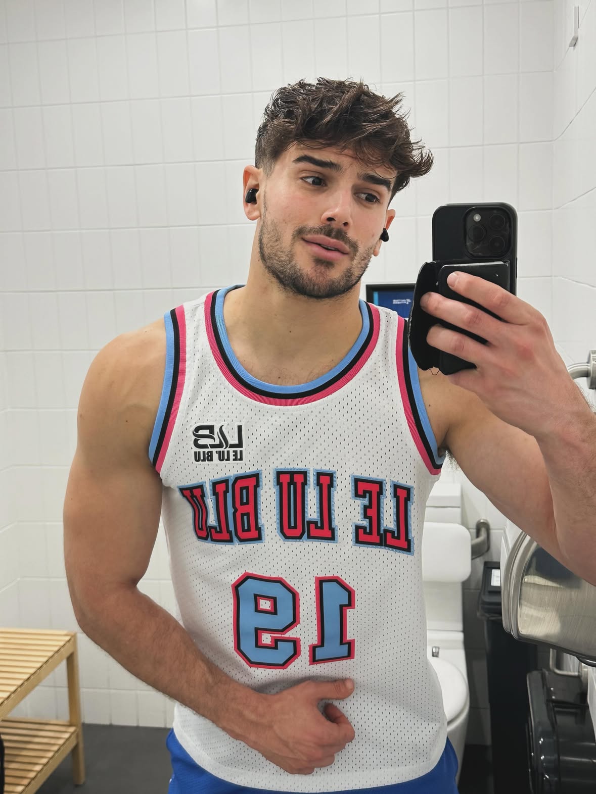 Fresh fit, gym mode on. Thanks for the gift 🤝🔥
@lelu.blu