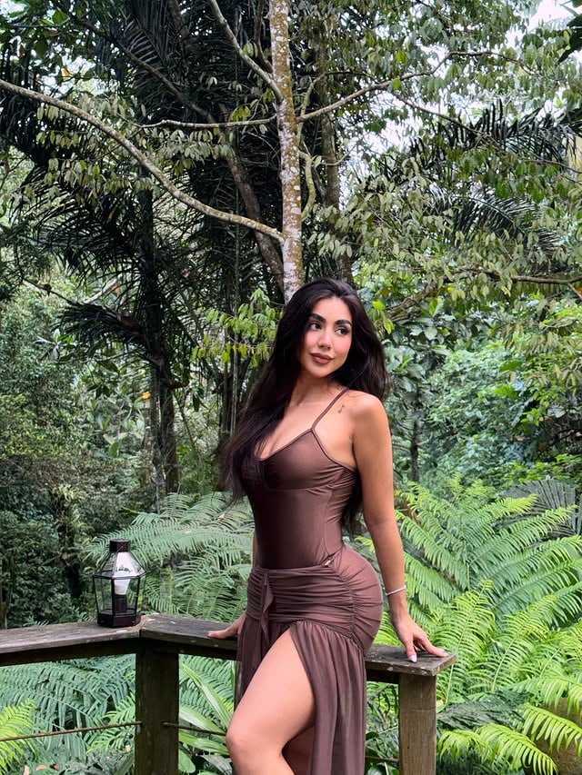 🌺🍃🌴🍹🦎 Mi cabello natural se ha portado muy bien ☺️ by @_auzi_