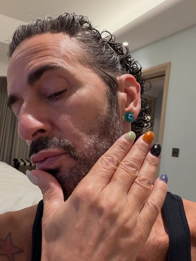 Beautiful new earrings

@sophie_joanne_ 
@doverstreetmarketlondon 

nails @muneca_beauty_nails 

#gratefulnothateful