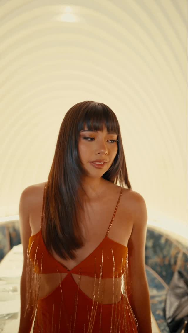 uncut gem to @cher hair 🤍✨💎 @garnierusa Diamond Sleek for the ultimate shine ✨ #garnierpartner #garnier