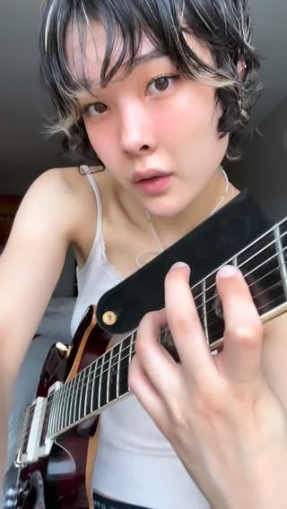 a bit of an unreleased song ⸜(｡˃ ᵕ ˂ )⸝♡
tour starts next week <3 excited to play songs for you!
Australia, New Zealand, Canada, then Europe 👼

upcoming dates below & tix in bio 🎀

Jun. 11 - Sydney, NSW @ Lansdowne Hotel [SOLD OUT]
Jun. 12 - Sydney, NSW @biennalesydney [SOLD OUT]
Jun. 13 Adelaide, SA @porch.and.recreation 
Jun. 14 - Melbourne, VIC @ Corner Hotel
Jun. 16 - Auckland, NZ @ The Tuning Fork
Jun. 17 - Wellington, NZ @ Meow
Jun. 28 - Toronto, ON @torontojazzfest 
Jun. 29 - Ottawa, ON @saw_centre 
Jun. 30 - Montreal, QC @festivaljazzmtl

Jul. 8 - London, UK @ The O2 +
Jul. 9 - Paris, FR @ Accor Arena +
Jul. 10 - Montreux, CH @montreuxjazzfestival
Jul. 12 - Rotterdam, NL @northseajazz 
Jul. 14 - Berlin, DE @sommerinsel.berlin
Jul. 16 - Cologne, DE @ Yuca
Jul. 17 - Gent, BE @gentjazz
Jul. 18 - Luzerne, CH @luzernlive
Jul. 20 - Rome, IT @ Monk Club
Jul. 21 - Milan, IT @ Circolo Magnolia

Aug. 1 - Newport, RI @newportjazzfest
Sept. 2 - New York, NY @summerstage
Sept. 4 - Princeton, NJ @ Berlind Theatre 

+ supporting @vulfpeck