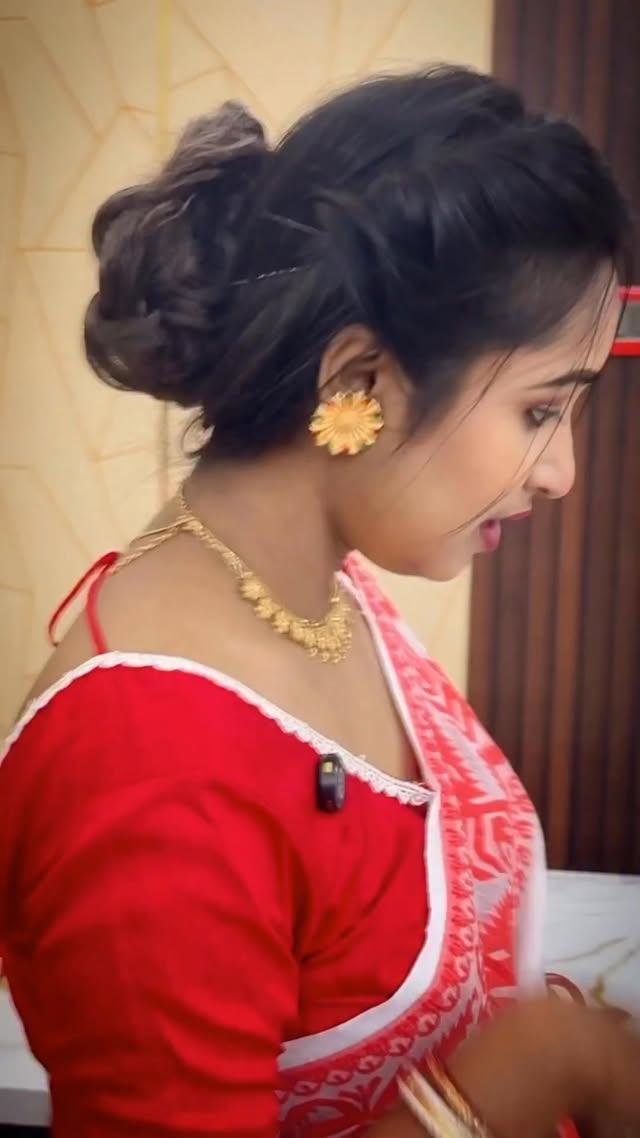 কেনো মনের কিনারাই আসে ঢেউ ☺️ by @somaghosh6102