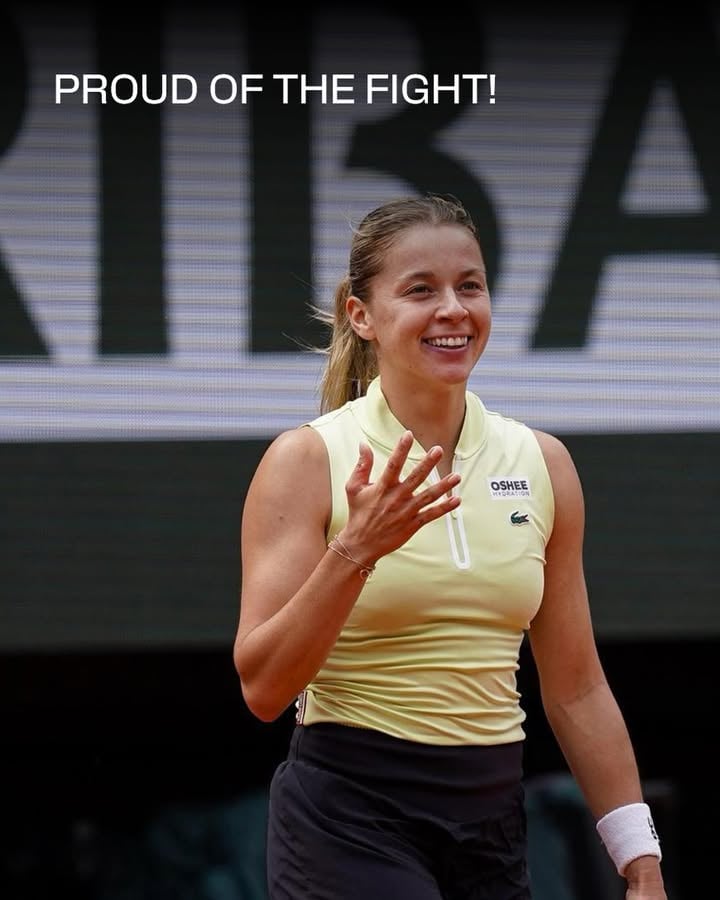 Gratulacje za fantastyczny turniej @majachwalinska 
Jesteś dla nas wielką inspiracją! 🎾🇵🇱

#OSHEE #OSHEEWorld #HydrateYourDreams

Congratulations on a fantastic tournament @majachwalinska 
You are a great inspiration to us! 🎾🇵🇱