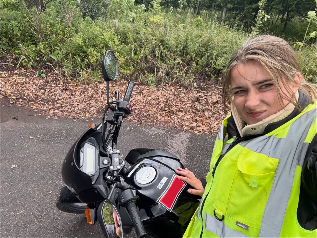 One step closer to a racing car… in so far that it has a sequential gear box…

Baby steps :)

Thank you @honda SO much for making this possible!

CBT ☑️

Next steps… full licence + a bike + a carrier (so Big Richard can move it around) + offroad…

Heheheheheh

@hondaukmotorcycles