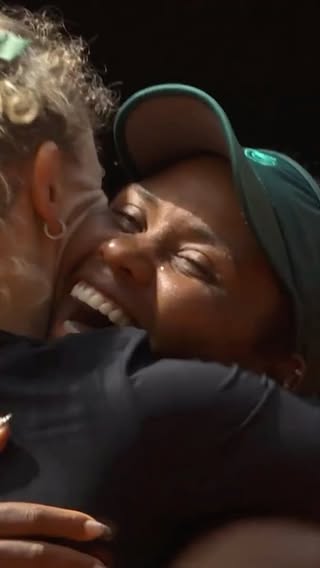 Katerina Siniakova and Taylor Townsend, women's doubles champions 🏆

#RolandGarros
