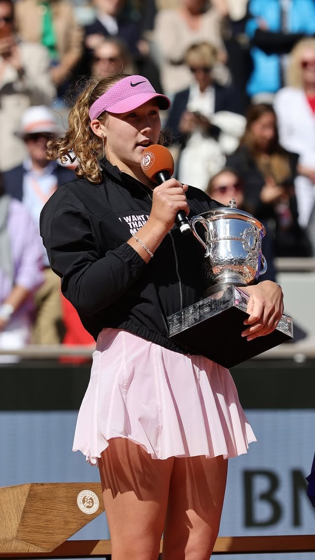 Mirra's on-court speech, the first one as a champion 🏆 

#RolandGarros