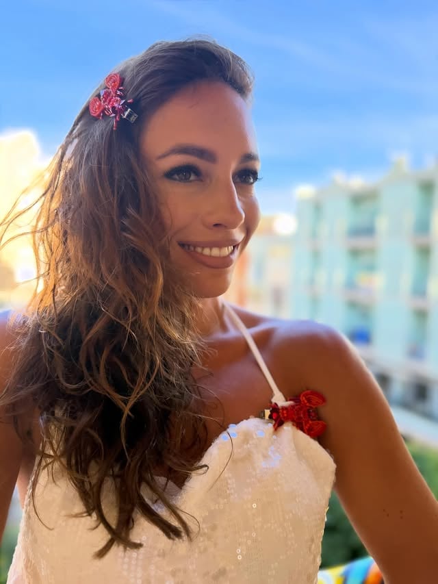 🦞 by @anita_virag