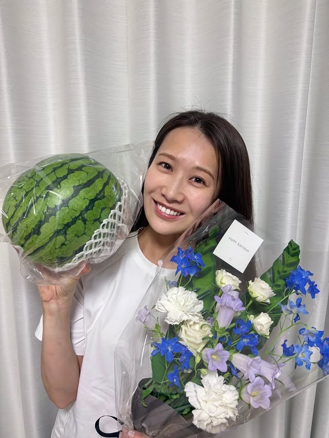 元気に、穏やかに、今年もまた歳を重ねることができてとても幸せです🕊️
これからも変わらずよろしくお願いします🌿
.
.
#島津咲苗 #🍉
