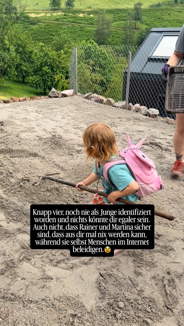 Bleib bitte genauso kleiner Boy. Nichts könnte mich stolzer machen, als dein Selbstbewusstsein.❤️

BOYMOM
GENDERKLISCHEE
MOMLIFE
MOM OF 3