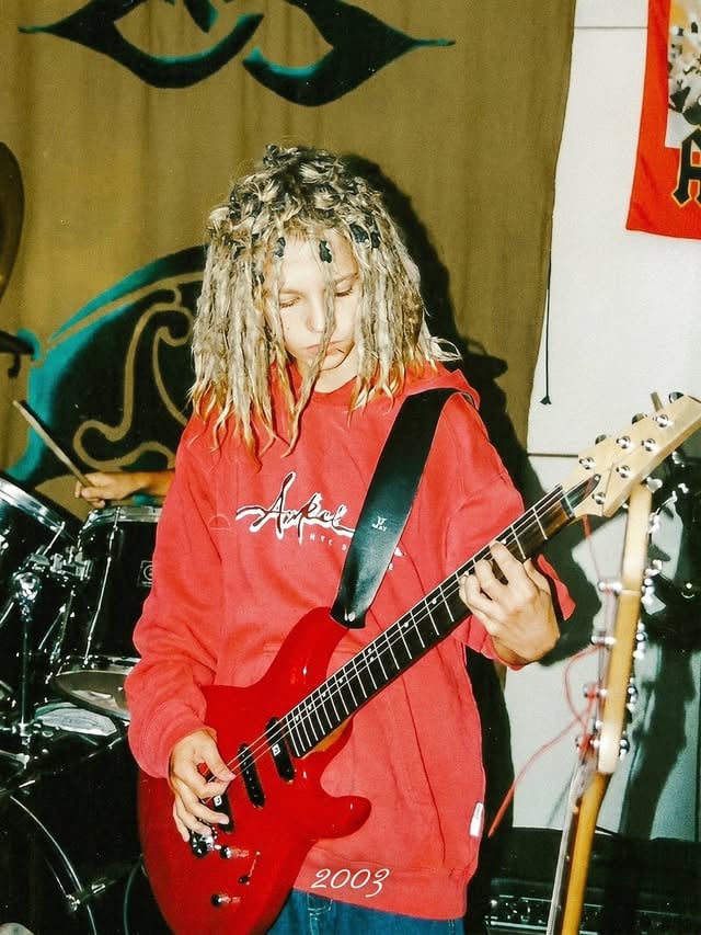 A trip down memory lane with Tom ✨🫶 Take part and join the #MemoryLaneTrend ! Use the sound and share your memory lane: slides 1–3 show photos from your childhood, slide 4 shows a photo of you now! ✨ 

Pre-order our new album 'ENCORE' now! ❤️
Https://tokiohotel.lnk.to/encore 

#NewMusic #TokioHotel #MemoryLane