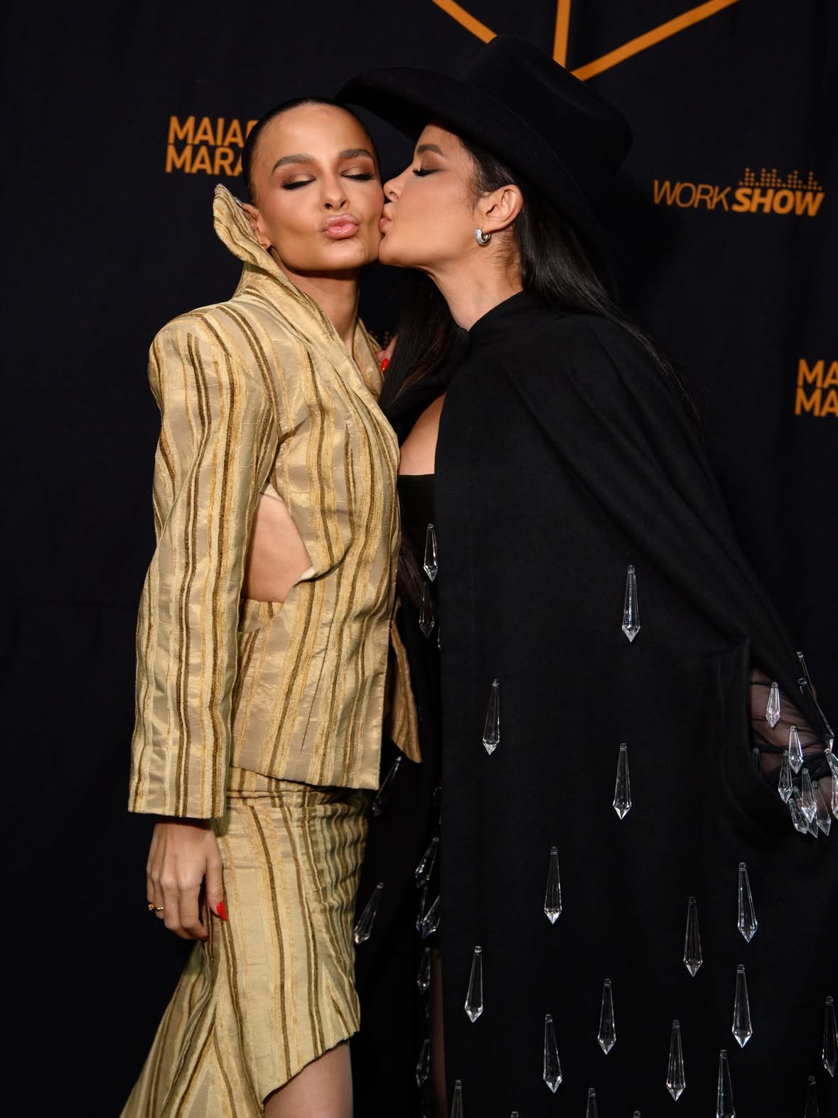 Te amo, minha irmã! ♥️ Parceira de vida, de todos os shows do começo ao fim. E ontem em Pedro Leopoldo não seria diferente, né?! Fizemos o nosso melhor para entregar a todos, uma noite maravilhosa de show, com Maiara e Maraisa. Obrigada, Minas Gerais. 

Fotos : Gabi de Morais
