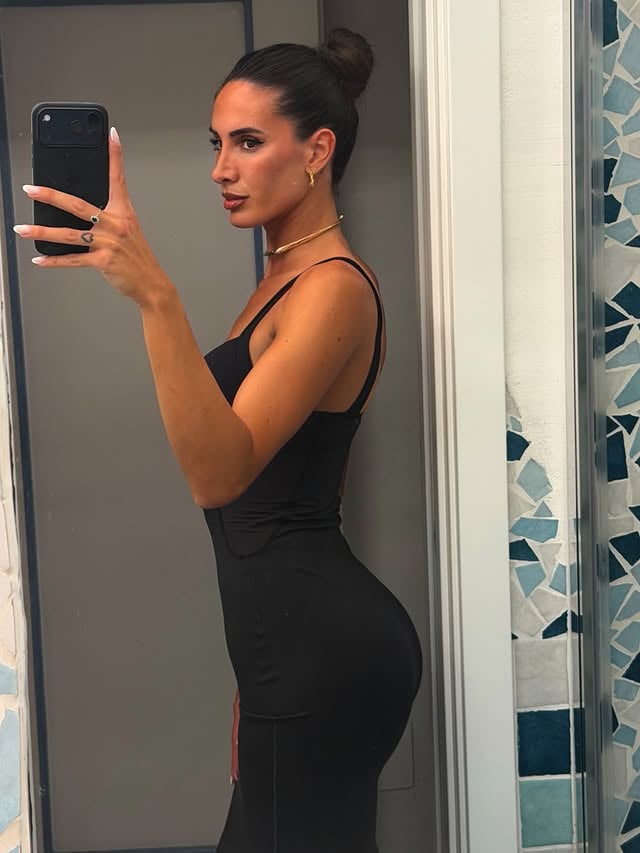 🤳#fashionstyle #sardegna❤️ #day1 #instagood #likeforlikeandfollow by @danielarosatiofficial