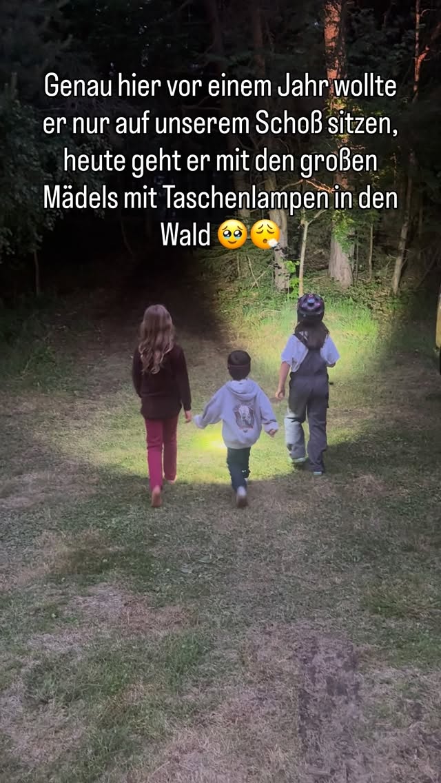 Selten so sehr verstanden, was der Spruch: „sie werden so schnell groß“ , echt bedeutet. Letztes Jahr wich er uns nicht von den Fersen. Dieses Jahr haben wir den Großen kaum noch zu Gesicht bekommen 😅 ich bin grad super stolz auf ihn und auch gleichzeitig ein bisschen wehmütig 🥲☺️#siewerdensoschnellgross #woistdiezeitgeblieben❤️ #wieschnelldiezeitvergeht by @caroundben