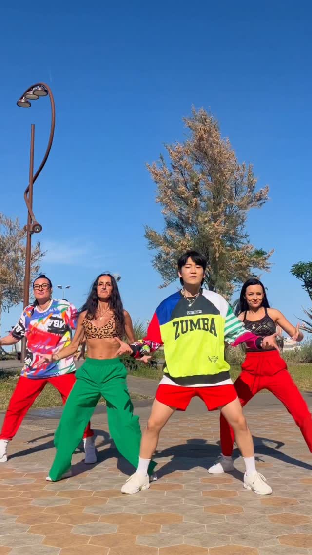 With ZNRP 2026 Family!! ❤️

If you’d like to see our performance one more time, join us for the virtual class this Thursday! ❤️🔥

🔗 The registration link is in my story❤️

🎶 Slow low - @jasonderulo 
🧠 @zumba_muk 
🪩 @steveboedt @kassmartin @magda.pawinska @rodrigorocco_ @damla.amanat ❤️
And Thank you for editing the video. You’re the best @nowak_zumba 🫰🏻
.
.
.
#zumba #zumbawear #zincommunity #dance #fitness