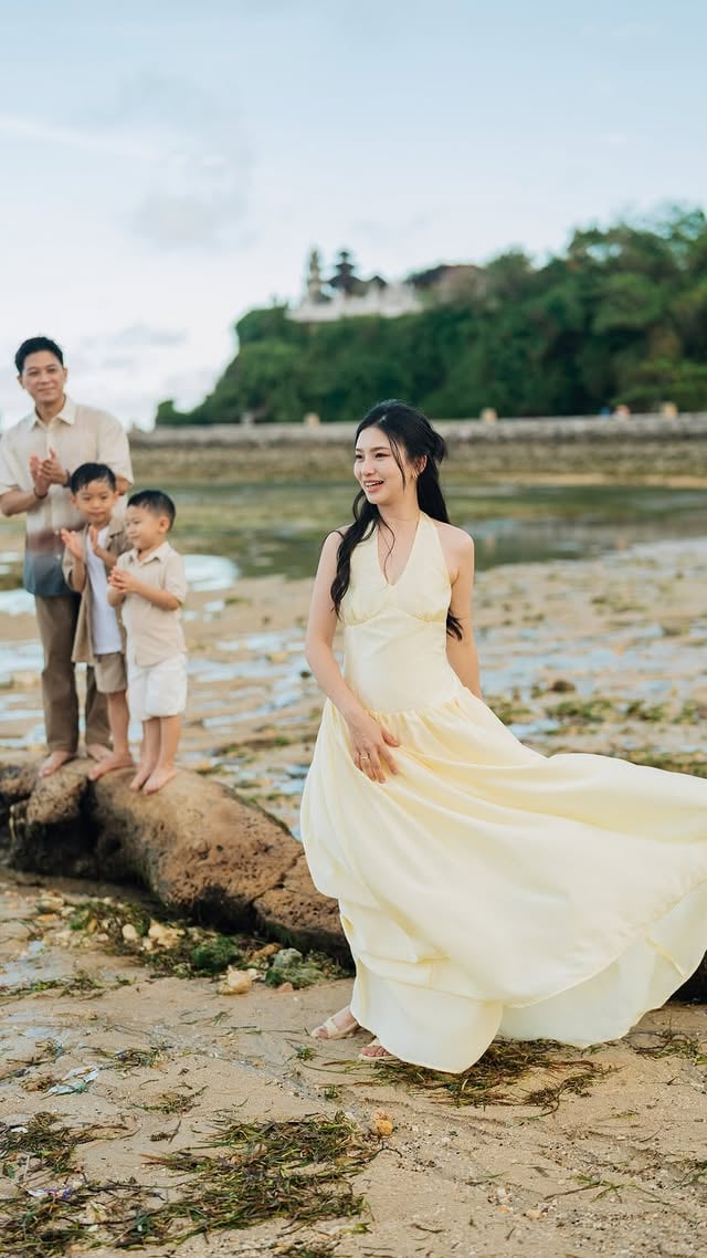 Holiday mode: ON ✨🤍A sweet escape with the people you love, capturing memories that last forever.Use my promo code 10YUYU to enjoy 10% OFF + 10 extra downloadable photos for photoshoots at all destinations with Sweet Escape.Happy travels and happy snapping! 📸✈️🤍#sweetescape #bali #photoshoot #fyp #family by @yuyusoeteja