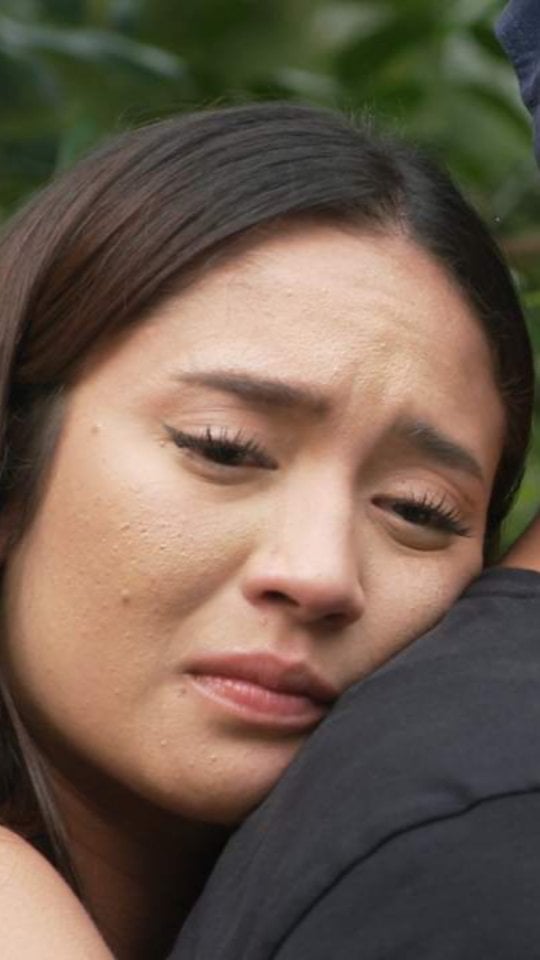 Davina akhirnya mengakui perasaannya pada Sena. Namun bisakah semuanya kembali seperti semula setelah rahasia itu terungkap? 🥺

Saksikan Terikat Janji setiap hari jam 19.00 WIB hanya di RCTI!