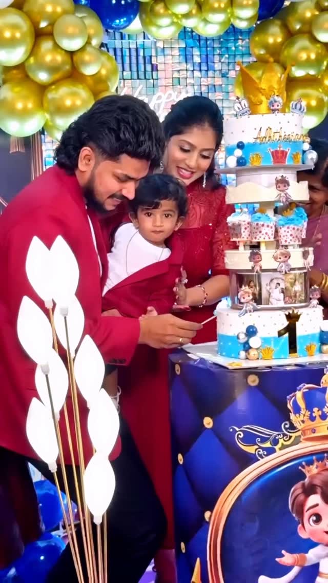 Adhitheeran’s birthday celebration 🧿🎊🥳 All about June 2nd😍 Family dress combo by: @anveshanaclothing Decor : @ff_eventz_ Cake: @creative_cakes_2022 Makeup: @shalini_makeupartist Moments captured by: @jaihindh_photography #firstbirthday #firstbirthdayparty #babyboy #adhitheeranmurasoli #birthdayvibes by @dhana_saminathan