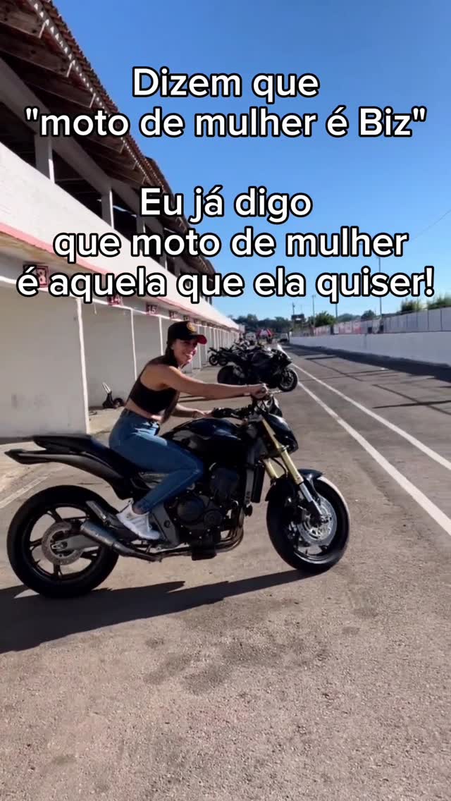 😉🔥#mulheres #fypppp #mulhermotociclista #motogirl #explorepage by @mulherqueacelera