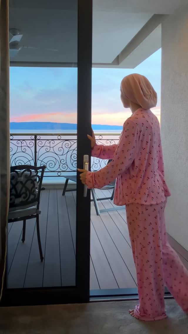 The views, the food, the people 10/10. 🇭🇷✨ 
Comment the word “morning” and I’ll dm you a list of the products I used 🤸🏼‍♀️