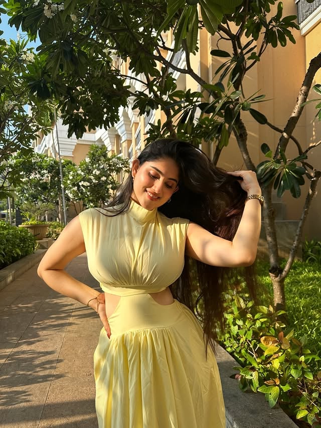 Summertime Sweetness ☀️🍭
Dress- @miakee.official