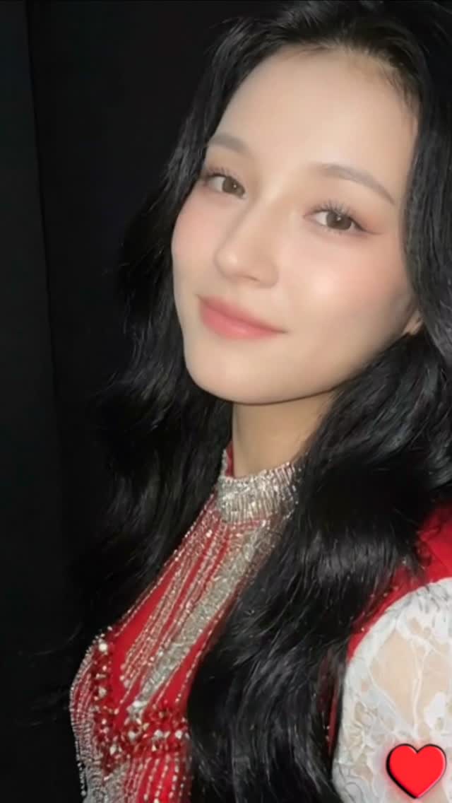 What's one thing you're grateful for today? ❤️

#nancy #momoland #summer #dance #fashion