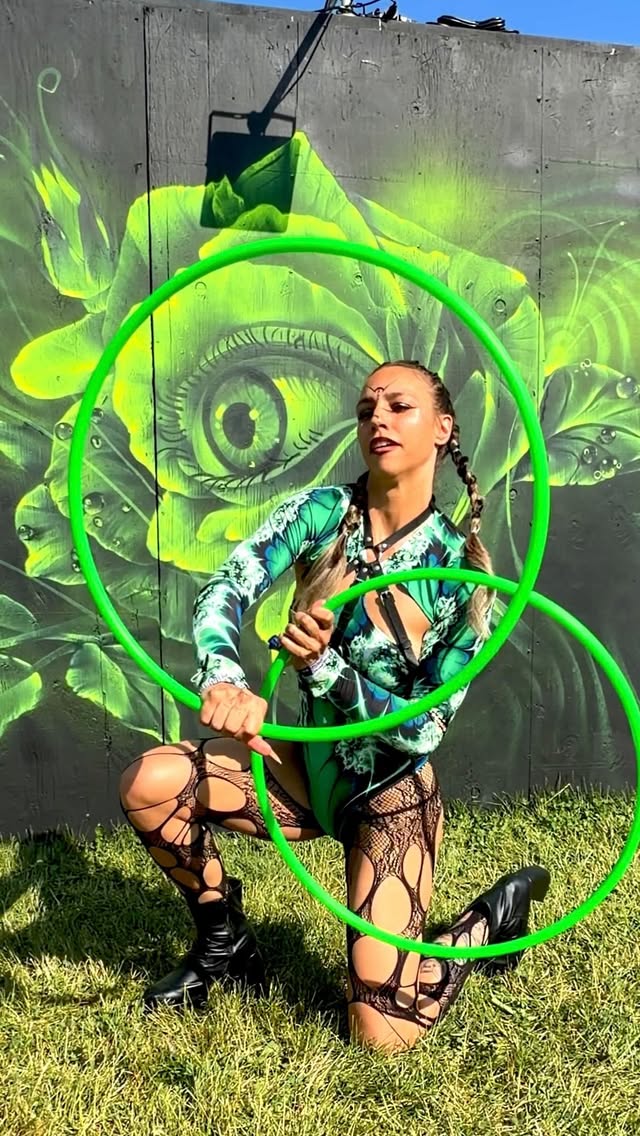 where inner visions flow into art and motion 𓂀<open your eye> art by @hieroveigahoops @moodhoops bodysuit @devilwalkingvideo @mr_dabble by @moodhoops