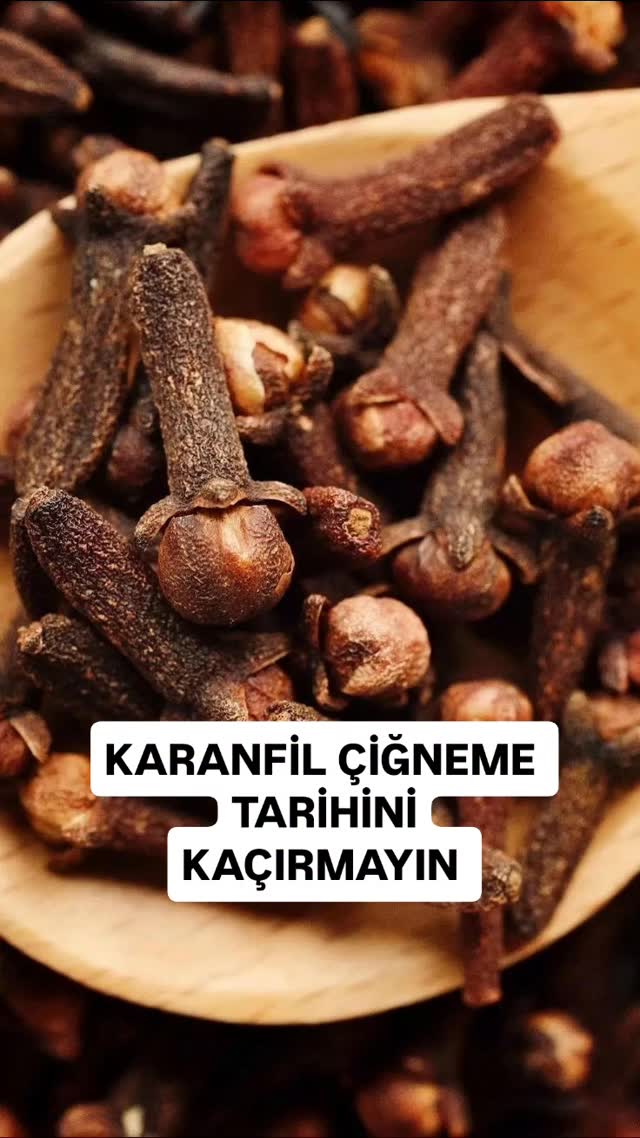10 Haziranda  kadınlar iki, erkekler bir karanfili sabah ve akşam " maddi büyümeye" veya "para büyütmeye" niyet ederek çiğnesin. Karanfillerin top kısımları üzerinde olsun, sağlamlarını seçin. Posayı yutmayın sakın. Sadece iyice çiğneyip kalanı çöpe atın. 🙏💰⭐️
Alerjisi olanlar, hamileler doktoruna danışmadan kullanmasın.
#fengshui #reels #astroloji #yemek