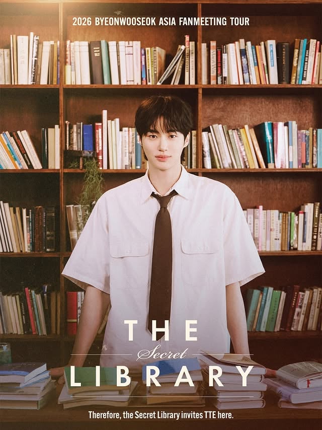 < The Secret Library 안내장 >

귀하께서는 본 도서관에서 대출하신 기억을
오랜 기간 대여하고 계신 것으로 확인되었습니다.

본 도서관에 보관된 기억들은
서로를 바라보며 같은 시간을 지나온
우리의 마음으로 이루어져 있습니다.

물론 아시다시피,
이 기억들은 반납되지 않아도 사라지지 않습니다.
오히려 오래 간직 될수록 더욱 또렷해지죠.

이에 저희 도서관은 귀하를 이곳을 초대하여
멈춰 있던 시간들을 다시 꺼내 읽고
새로운 기억을 기록하려고 합니다.

이제 다시, 페이지를 넘길 시간입니다.

귀하의 방문을 기다리고 있겠습니다.

- The Secret Library 사서 변우석 드림 –

☺️