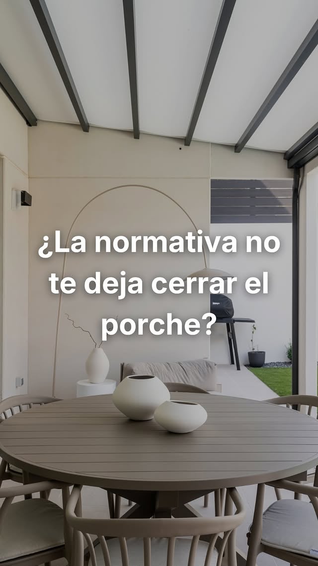 ¿La normativa no te deja cerrar el porche de tu casa? 🏡Esto es porque cerrar un porche computa como nueva superficie construida y, en la mayoría de los casos, supera la edificabilidad o la ocupación máxima permitida por el planeamiento urbanístico de tu municipio.Y esta es una de las mejores soluciones 👉 Dejamos tu porche abierto con petos de hormigón para que puedas instalar esta pérgola impermeable, motorizada y 100% personalizada en cuanto a medidas y colores.Comenta si te gusta o no 👇Arquitecto: @jose4842manuelVideógrafo: @lycaon.films#porche #porches #porchedesign #casa #casas by @theconcretehome