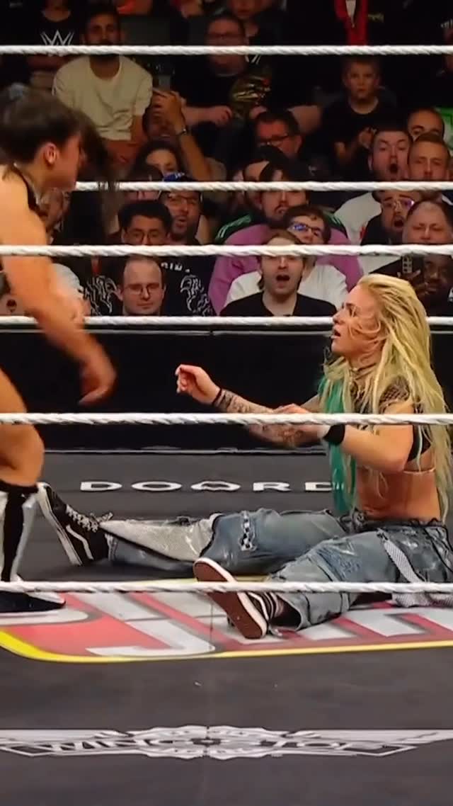 Nonstop action in the Women’s #ICTitle Match 🫨🔥 #WWERaw